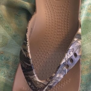Croc Camo Flips